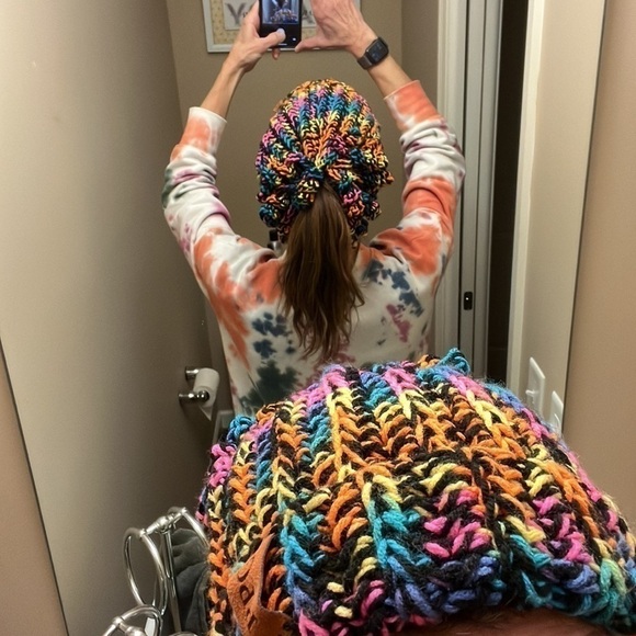 PPG Winter hat ponytail bright colors - Picture 2 of 6